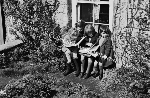 CHILDREN READING